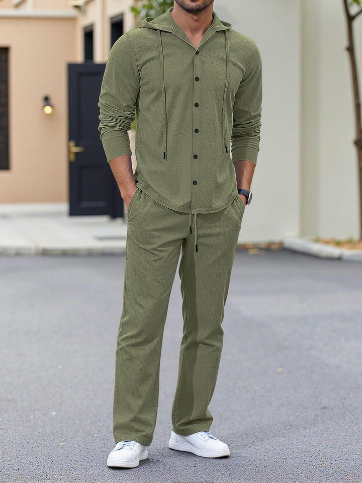 Abito a maniche lunghe da uomo con design minimalista