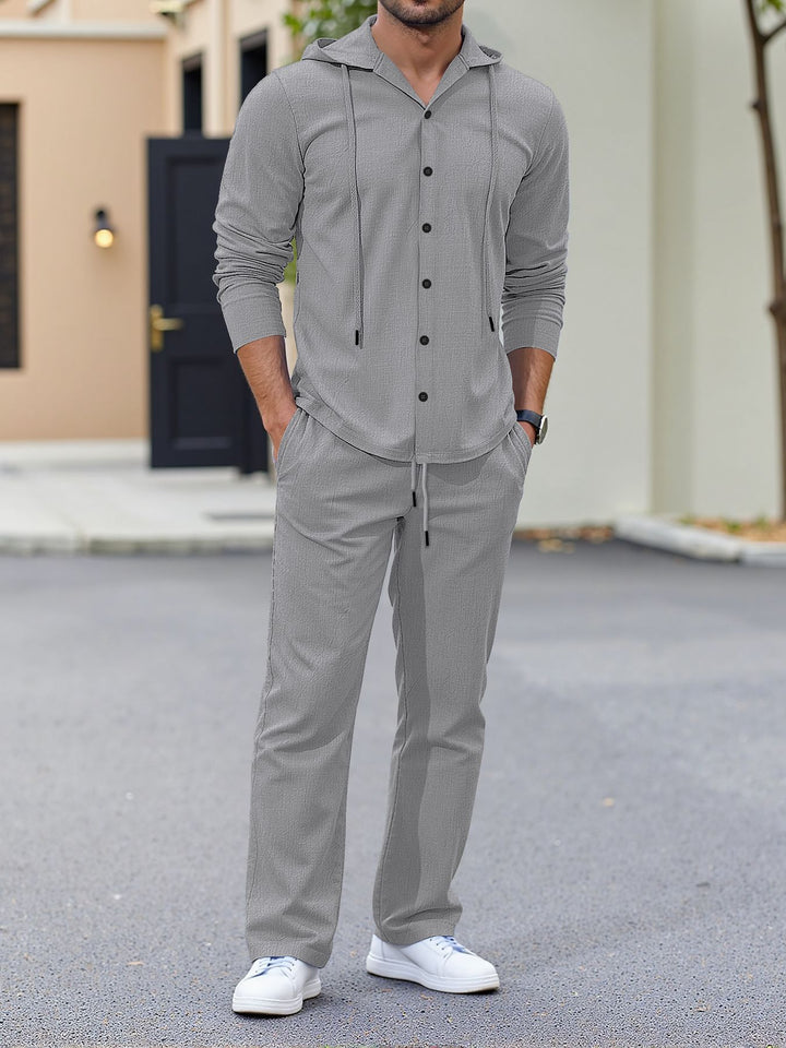 Abito a maniche lunghe da uomo con design minimalista