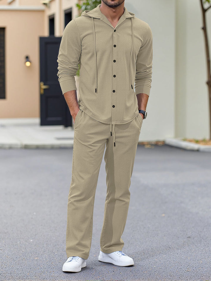 Abito a maniche lunghe da uomo con design minimalista