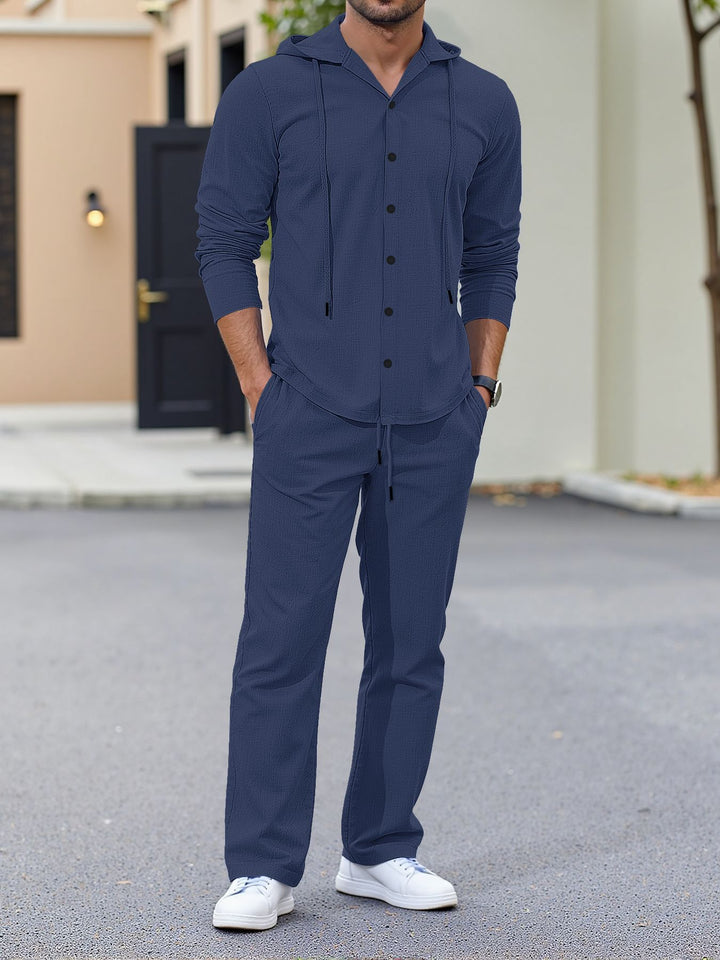 Abito a maniche lunghe da uomo con design minimalista